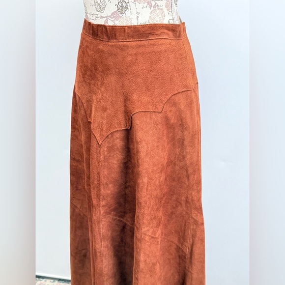 PHOENIX FRONTIER COLLECTION Vintage camel suede maxi skirt size 6. - Picture 3 of 10